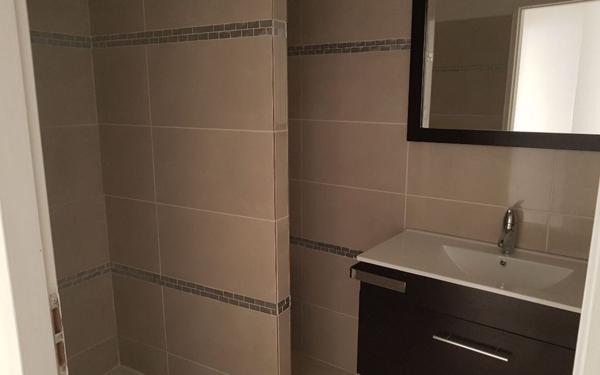 Appartement à louer    1 pièce •  Pont-Saint-Esprit