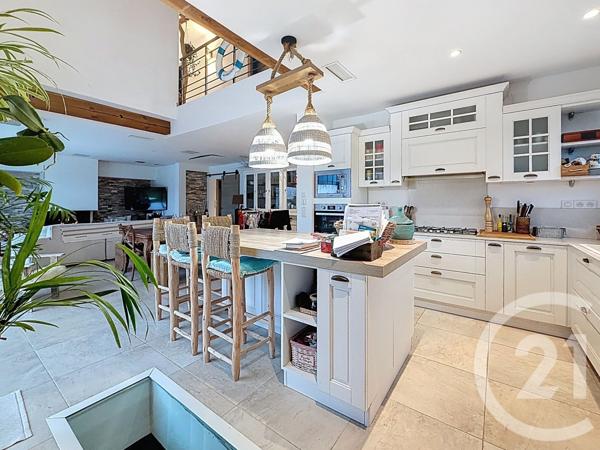 Maison à vendre  5 pièces - 201,55 m2 LA GAUDE - 06