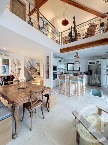 Maison à vendre  5 pièces - 201,55 m2 LA GAUDE - 06