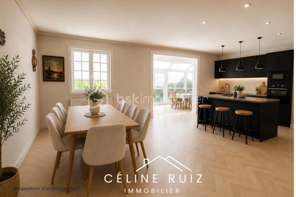 Laissez libre cours à vos idées avec cette maison offrant de nombreuses possibilités d'aménagement et un potentiel intéressant.

Idéalement située, à l'abri des regards, sur une belle parcelle de plus de 800 m², elle se trouve à proximité à pied de toutes les commodités.

Vous profiterez d'une vie de plain-pied complétée par une agréable véranda de 28 m² équipée d'une climatisation réversible, véritable pièce supplémentaire à vivre toute l'année.

Pour vous aider à vous projeter sereinement, des devis de rénovation ont déjà été réalisés.

La maison offre actuellement :
Une pièce de vie avec un potentiel de plus de 50 m² après réaménagement,
3 chambres au rez-de-chaussée,
Une salle d'eau avec WC

À l'étage, un vaste espace avec : 
2 chambres supplémentaires,
Une salle d'eau,
Un WC.

Un grand sous-sol complète l'ensemble et offre de nombreuses possibilités de stockage, bricolage ou stationnement.

Un bien à fort potentiel !