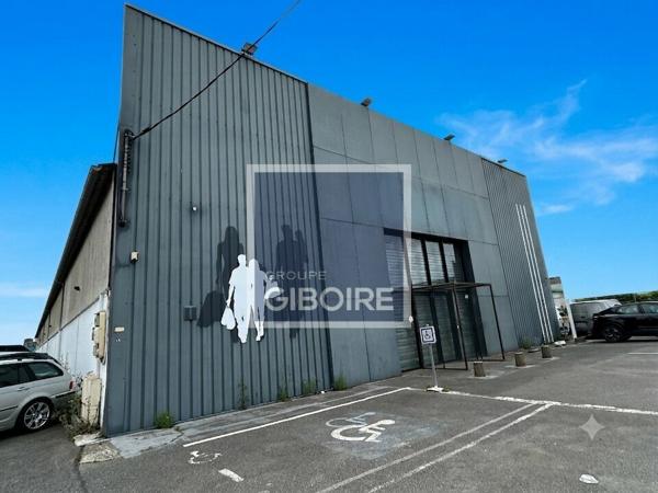 Local d'activites 1640 m² à louer Périphérie Rennes (réf : 35.4378)