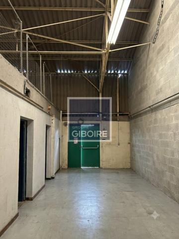 Local d'activites 1640 m² à louer Périphérie Rennes (réf : 35.4378)