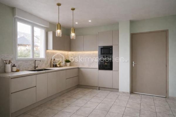 📍 Située à Saint-Brice-en-Coglès, dans un environnement calme et agréable, découvrez cette maison individuelle construite en 2003, offrant 85 m² habitables.

La maison propose :

-Un salon/séjour
-Une cuisine
-3 chambres confortables, dont une avec salle d’eau au rez-de-chaussée, idéale pour une vie de plain-pied ou pour recevoir
-Une salle de bains
-WC séparé
-Un garage attenant

🔑 Atout majeur : possibilité de créer une 4ᵉ chambre ou un espace bureau selon vos besoins, avec quelques aménagements.

Quelques travaux de rafraîchissement permettront de la moderniser et de la personnaliser selon vos envies.

📸 Photos cuisine et salon/séjour avant et après disponibles, pour vous permettre de mieux vous projeter dans son potentiel et ses possibilités d’aménagement.

✔ Construction récente (2003)
✔ Fonctionnelle et évolutive
✔ Idéale pour primo-accédants, jeune famille ou investissement locatif
✔ Beau potentiel de valorisation

Une opportunité à saisir dans un secteur recherché.

📞 Contactez-moi dès maintenant pour organiser une visite !