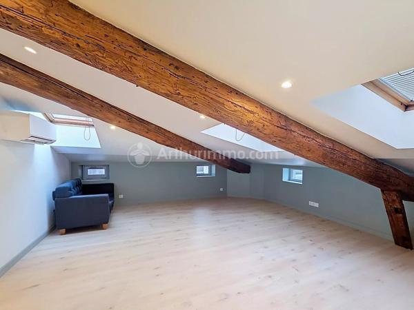 Location                                                      Appartement
                        
                     2 pièces                      50 m2                     à Clermont-Ferrand