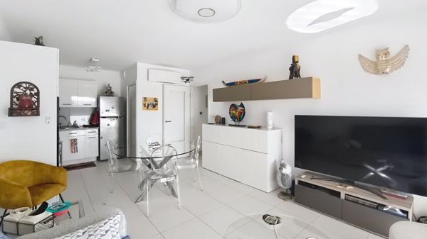 PORT FREJUS 2 T3 TERRASSE GARAGE DOUBLE