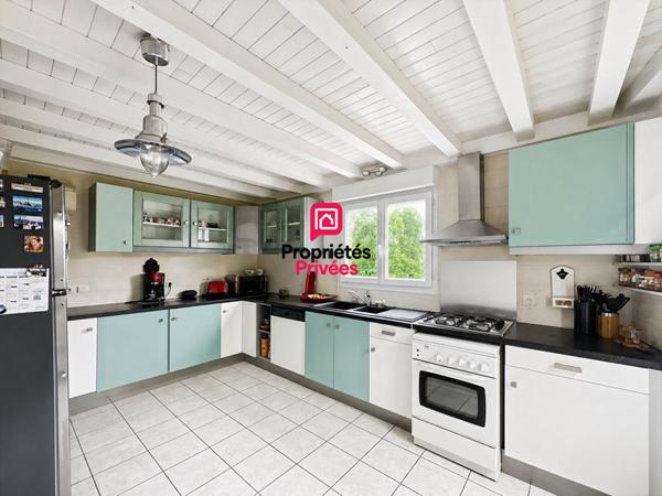 Maison à ossature bois avec vue et sous-sol complet, terrain de 3 800 m²