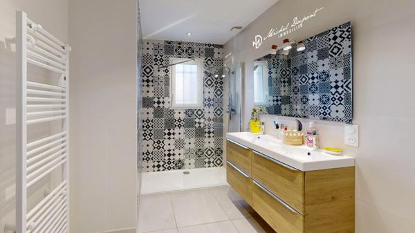 Plain pied de 90 m² habitables sur 768 m² de parc clôturé