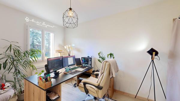 Plain pied de 90 m² habitables sur 768 m² de parc clôturé