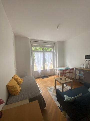 T1 MEUBLE -  BD DES BELGES