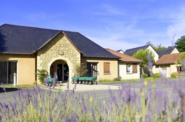 INVESTISSEMENT LOCATIF – MONTIGNAC-LASCAUX – Résidence de Tourisme Le Hameau du Moulin - 6,26 % de rentabilité
