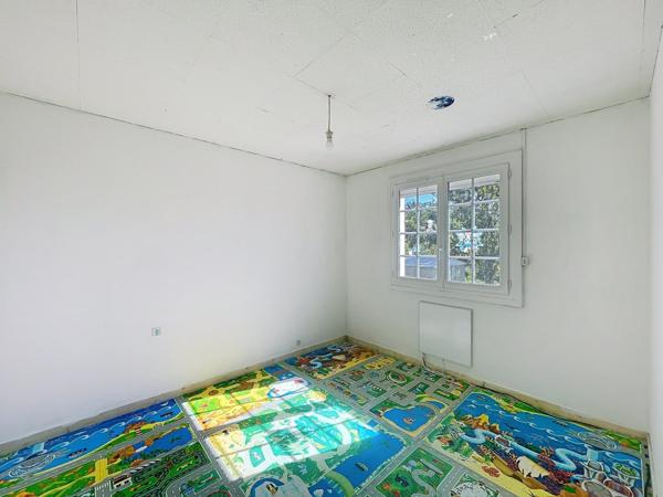 Maison sur sous-sol, 3 chambres ,terrain clos 1 200 m² au calme