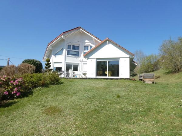 GERARDMER (88) Chalet haut de gamme T6 de 150m², terrain 1450m².