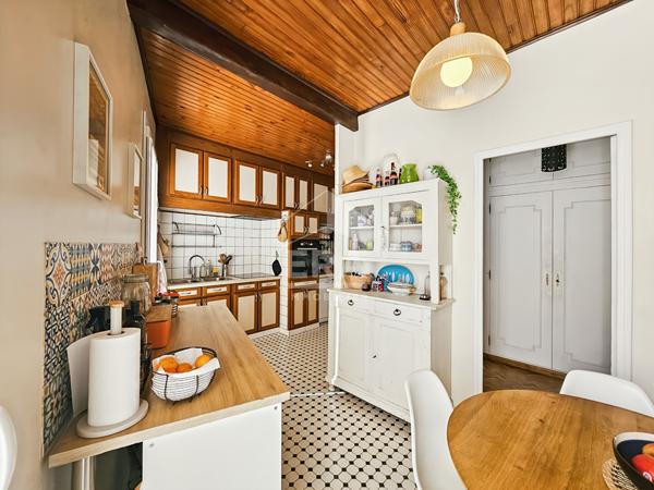 MARSEILLE 13014 - BON SECOURS / SAINT GABRIEL Appartement T4 + combles