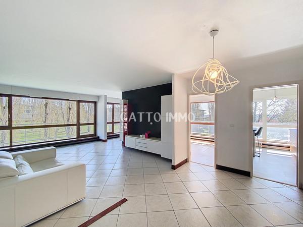 Saint-Julien-lès-Metz (57070) Metz Vallières // T3 d'environ 88 m² // 2 chambres // Grand balcon vue sur parc arboré // Garage // DPE C