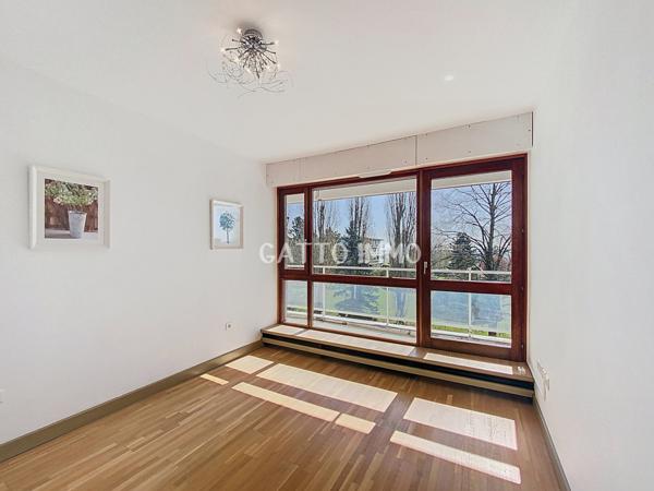 Saint-Julien-lès-Metz (57070) Metz Vallières // T3 d'environ 88 m² // 2 chambres // Grand balcon vue sur parc arboré // Garage // DPE C