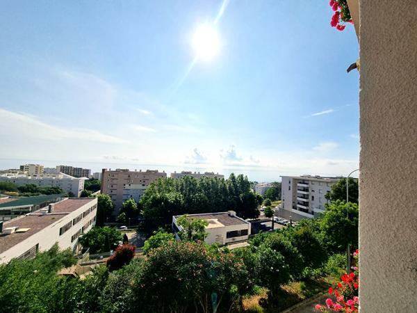 LOCATION d'un appartement F3 (60 m²) à BASTIA