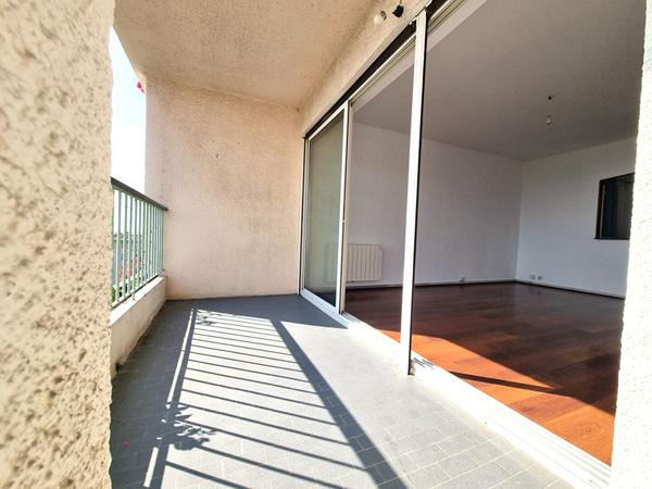 LOCATION d'un appartement F3 (60 m²) à BASTIA