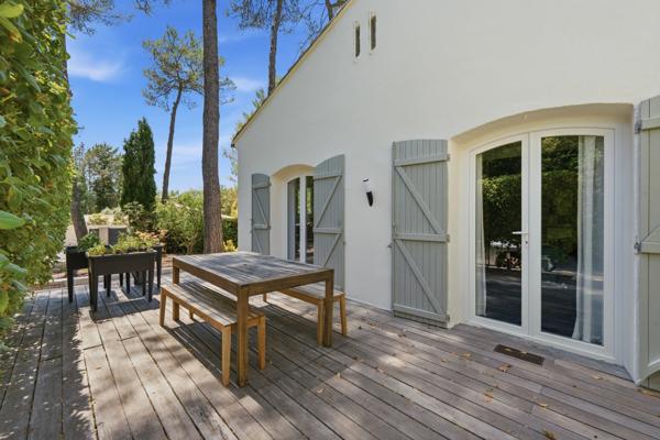 Maison de charme rénovée avec piscine Diffazur, au cœur d’un écrin de verdure sans vis-à-vis