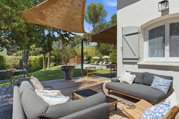Maison de charme rénovée avec piscine Diffazur, au cœur d’un écrin de verdure sans vis-à-vis