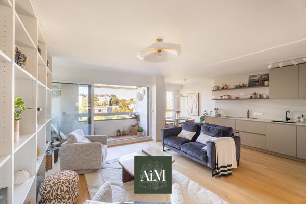 VANNES – PORT À PIED – MAGNIFIQUE APPARTEMENT ENTIÈREMENT RÉNOVÉ – 84 M² – 3 CHAMBRES – TERRASSE – PARKING