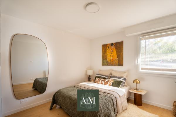VANNES – PORT À PIED – MAGNIFIQUE APPARTEMENT ENTIÈREMENT RÉNOVÉ – 84 M² – 3 CHAMBRES – TERRASSE – PARKING