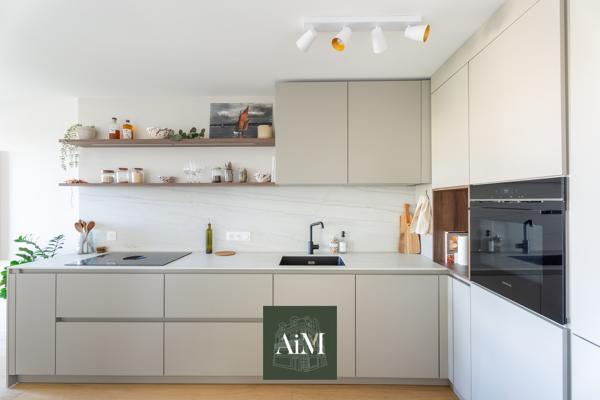 VANNES – PORT À PIED – MAGNIFIQUE APPARTEMENT ENTIÈREMENT RÉNOVÉ – 84 M² – 3 CHAMBRES – TERRASSE – PARKING