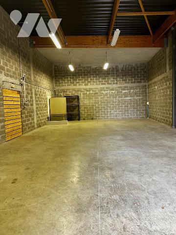 Entrepôt en très bon état 