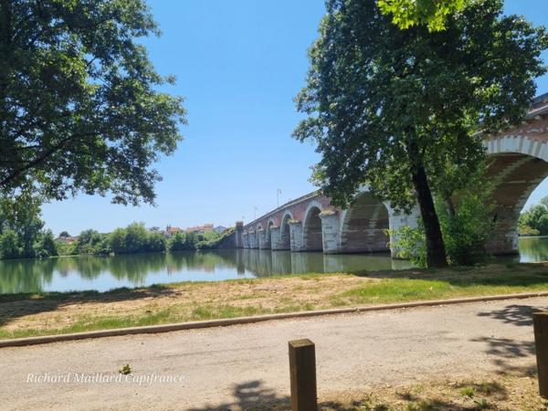 DEMEURE HISTORIQUE A VENDRE A MOISSAC(82)