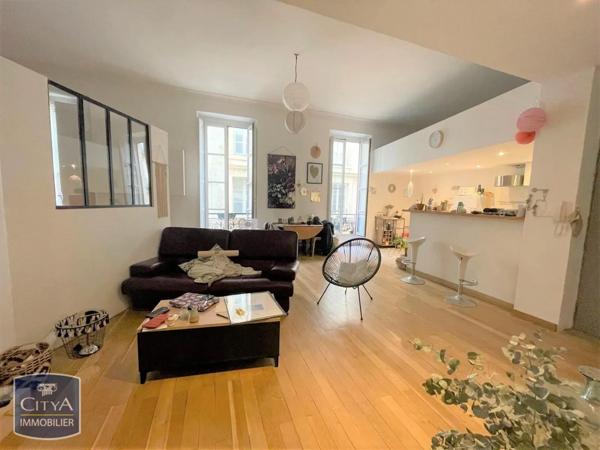 Appartement à louer 1 pièce 62.88m² Nîmes (30000)