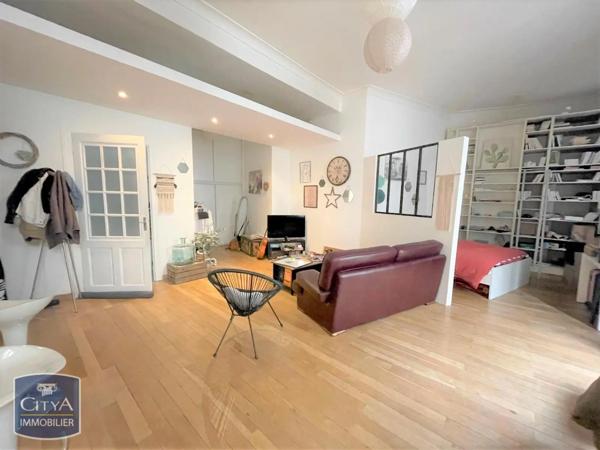 Appartement à louer 1 pièce 62.88m² Nîmes (30000)