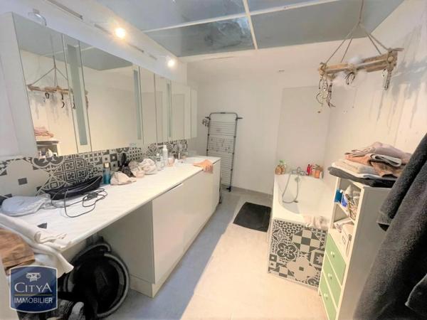 Appartement à louer 1 pièce 62.88m² Nîmes (30000)