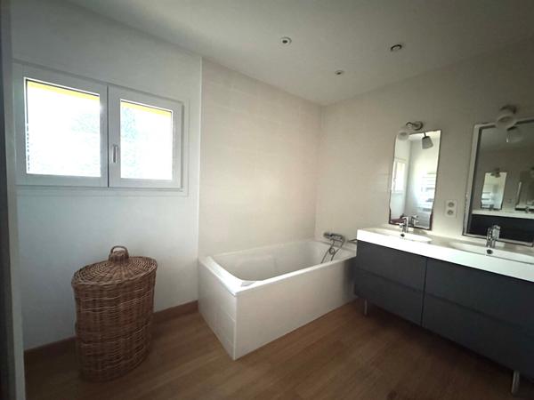 MAISON MEUBLE - A LOUER - CABRIES - COUP DE COEUR