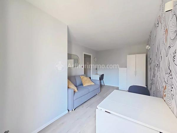 Location                                                      Appartement
                        
                     1 pièces                      20 m2                     à Clermont-Ferrand