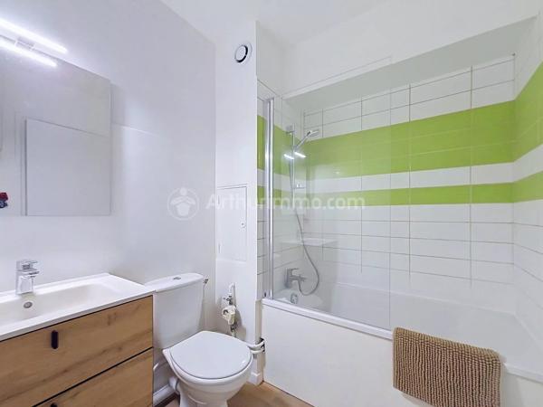 Location                                                      Appartement
                        
                     1 pièces                      20 m2                     à Clermont-Ferrand
