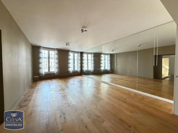 Appartement à louer 4 pièces 123.8m² Arras (62000)