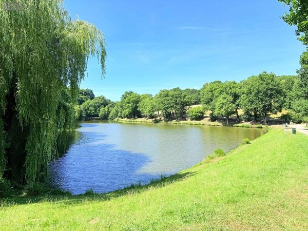 Appartement à vendre à Saint-Aubin-d'Aubigné en Ille-et-Vilaine (35250), ref : DRB558