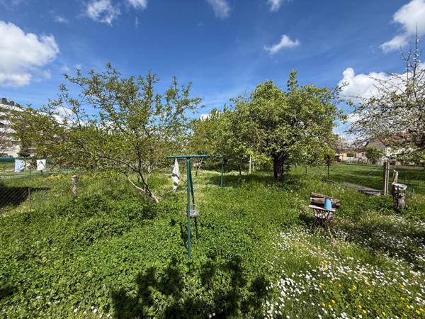 Maison Yzeure avec dépendance cave Jardin puits atelier