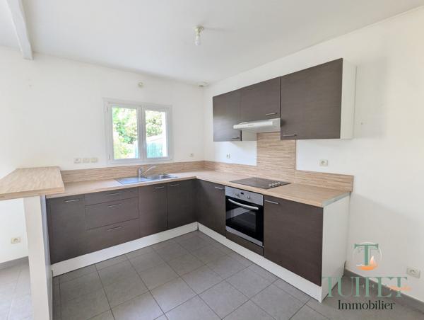 Maison de plain pied avec commerces à pied et plages à 6km