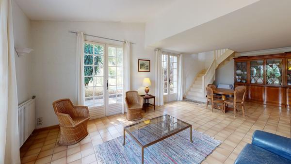 Charmante maison familiale 174m², 5 chambres avec jardin et Garage