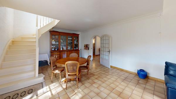 Charmante maison familiale 174m², 5 chambres avec jardin et Garage