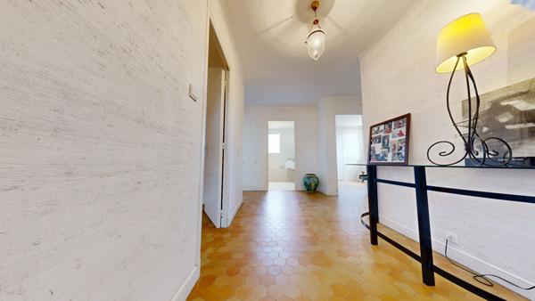 Charmante maison familiale 174m², 5 chambres avec jardin et Garage