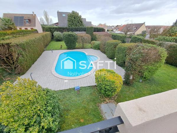 maison de charme de 143 m2 env, avec piscine à Magny le Hongre