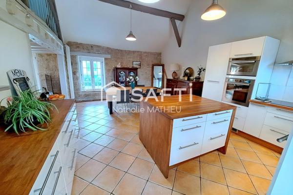 maison de charme de 143 m2 env, avec piscine à Magny le Hongre