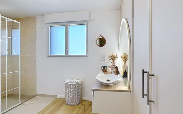 Maison à vendre    6 pièces •  Talmont-Saint-Hilaire