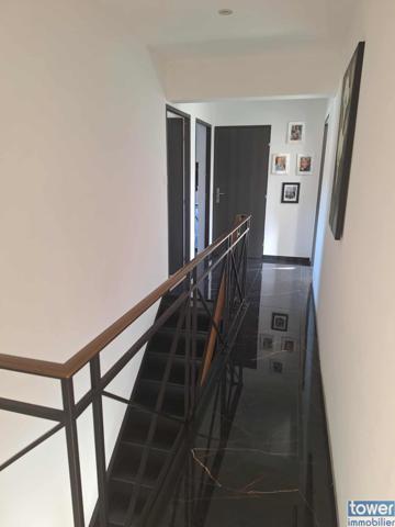 très jolie maison de ville