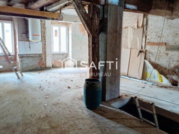 BATISSE A RENOVER DE 460 M2 AU CENTRE VILLAGE