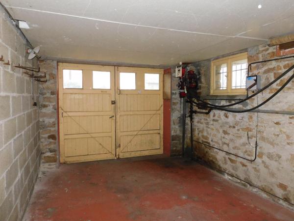 Pavillon sur sous sol+garage