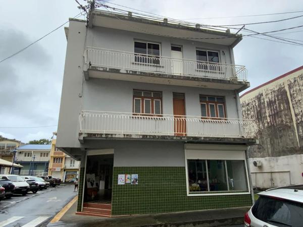 Immeuble Riviere Pilote 8 pièce(s à rafraîchir