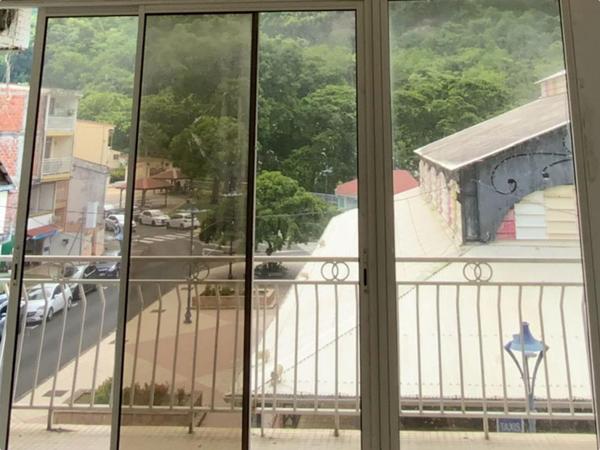 Immeuble Riviere Pilote 8 pièce(s à rafraîchir