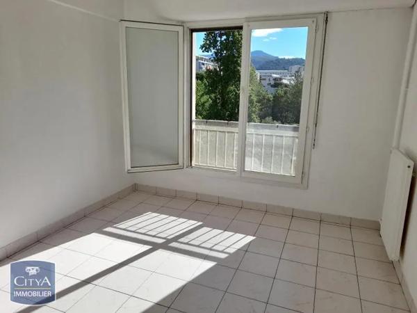 Appartement à louer 4 pièces 74.42m² Nice (06300)